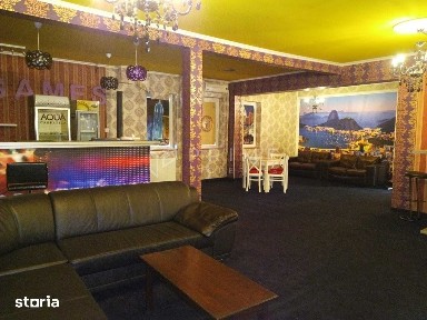 Spațiu Comercial și Birouri de Închiriat - 160 mp, Parcare Privată