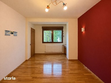 Apartament 4 camere de vânzare - zona Medicina, etaj 1, cu garaj înscr