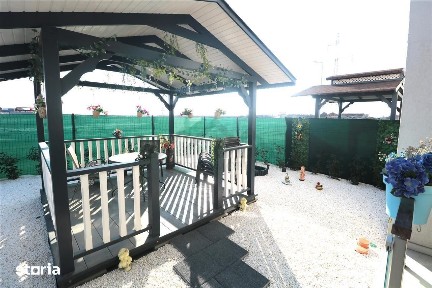 Apartament 2 camere, curte proprie, zona Mehala