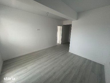 Garsoniera decomandata, bloc nou, metrou Bercecni