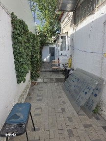 2 camere la curte