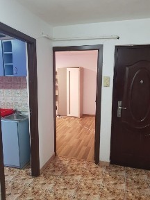 Inchiriez apartament cu 2 camere