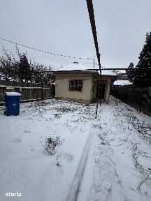 Casă cu 3 camere în Valea Roșie, Craiova