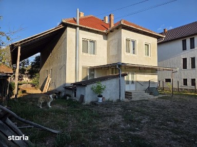 Vand casa P+1 in Gurahont