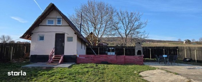 Inchiriez proprietate privata 750 m cu cabana