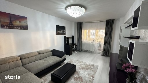 Apartament decomandat cu 3 camere, Ultracentral, centrală proprie