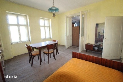 Vând casă P+Pod în Hunedoara, zona Centrul Vechi-Castelul Corvinilor.