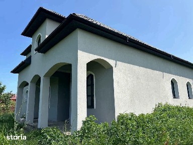 De vanzare casa stil conac, pret 99.000 euro