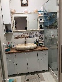 Studio la malul marii, vedere frontala in prima linie