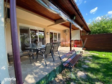 Vila cocheta cu gradina amenajata pe strada privata