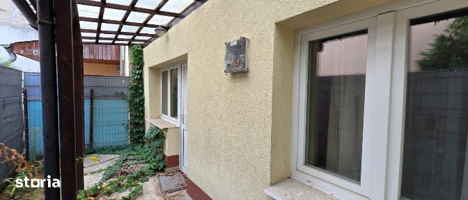 Apartament 3 camere, b-dul 15 Noiembrie parter la casă, terasă,parcare