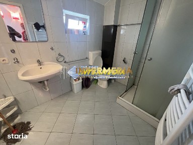 Casa de inchiriat I 4 camere, 2 bai I in Cetate I pretabila firma si