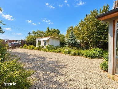 Casa in Stupini - teren 2200 mp, acces DN 13, potential investitional!