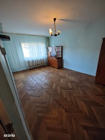 Apartament 2 camere decomandat, etaj 1, Cetate-Mercur!