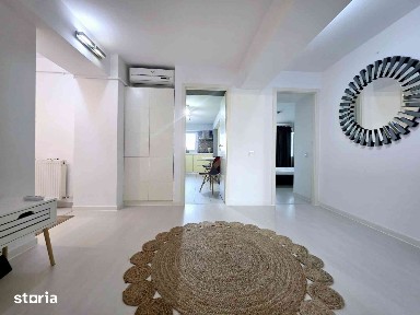 Inchiriez apartament 3 camere, bld AICuza Ultracentral!