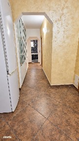 3 camere Cug, langa scoala 42, etaj intermediar