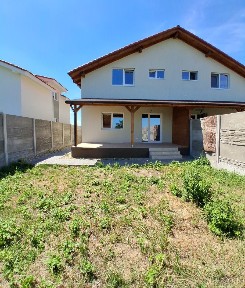 Proprietar vand jumatate de Duplex