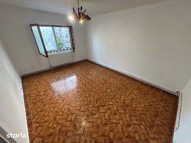 Apartament 4 camere zona Cet cu Centrala