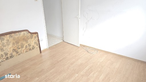 Vand apartament 2 camere decomandat in Deva, zona Micro 15, etaj 7