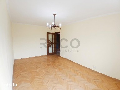 RECO Apartament cu 3 camere decomandat in cartierul Rogerius Bloc cu l