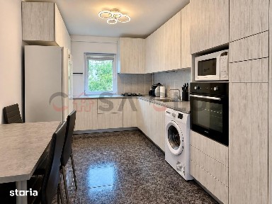 4 camere, etaj intermediar, parcare, zona Nabori