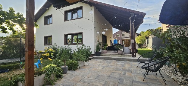 Vila de vanzare in cartier Dealul cu Tei