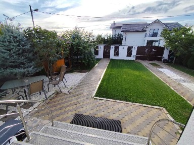 VILĂ PREMIUM | 185 mp utili | 500 mp teren | 4 dormitoare | Terasă închisă și climatizată | Fotovoltaice 8,1 kW