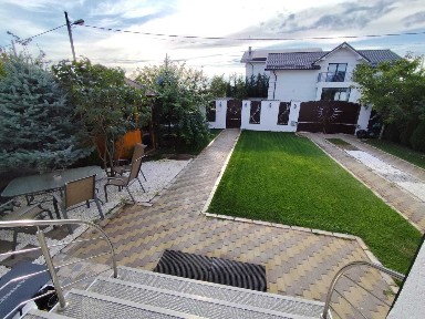 VILĂ PREMIUM | 185 mp utili | 500 mp teren | 4 dormitoare | Terasă închisă și climatizată | Fotovoltaice 8,1 kW
