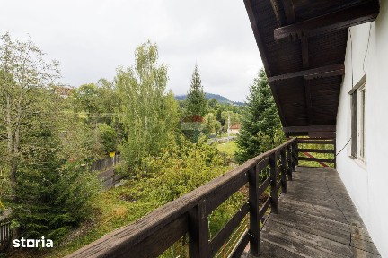 Casă cu 5 dormitoare, teren 1.259 mp și priveliște | Bran