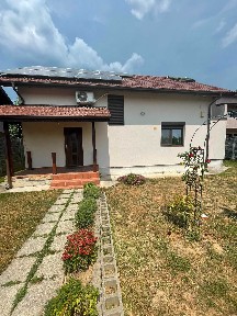 Vilă cu 4 dormitoare | Eficiență energetică | Langa Wet Republic | 5 km de Centru | Direct Proprietar