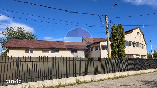 Doua case de vanzare în zona Izvoare