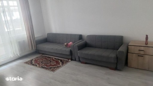 Vind apartament 2 camere Decmandat