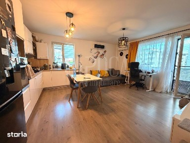 Apartament 3 camere de vanzare in Floresti