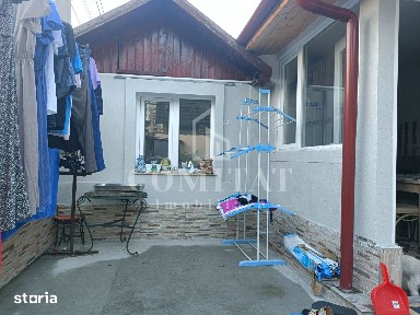 Casa 4 camere de vânzare zona Sala Polivalentă