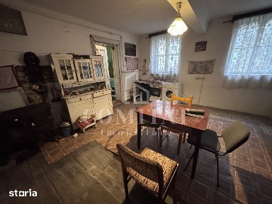 Apartament semidecomandat cu 2 camere | Zonă centrală