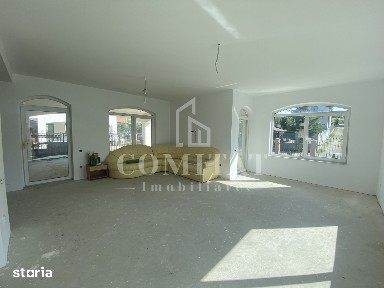 Casă de vânzare | Dispunere pe 2 niveluri | Localitatea Dezmir