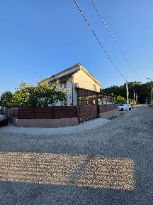 Casa tip duplex mobilat la cheie, Balotesti,Pitești, Panouri Fotovoltaice cu Baterie