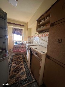 De vanzare apartament cu 3 camere, pret 73.500 euro