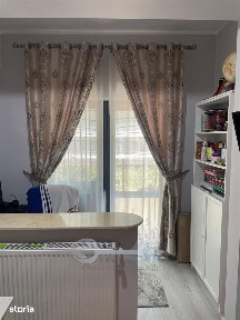 Apartament modern cu 3 camere, curte proprie de 40 mp și boxă, bloc no