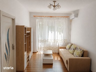 Vând apartament 2 camere ultracentral 2 balcoane, renovat, mobilat, AC