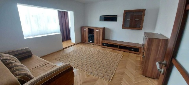 Închiriez apartament 3 camere decomandat Complex Studentesc - Bd Parvan Timisoara