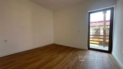 Persoana fizica vinde duplex (spatiu comercial in acte)