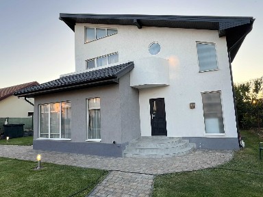 Inchiriez casa noua 7 Noiembrie / Nordului (panouri solare si AC)