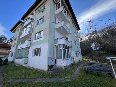 Apartament cu 2 camere la parter, într-o oază verde și liniștită - Eleganță și confort în stațiunea Băile Olănești