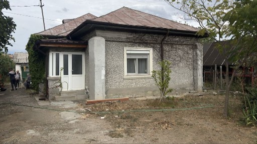 Vand casa in Piatra-Olt