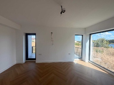 Casa modernă cu vedere panoramică la lac - Corbeanca