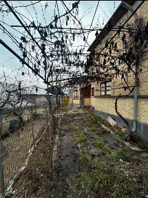 Proprietate de vânzare - Casă pe teren generos în Ramnicu Sărat