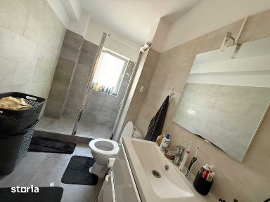 Inchiriez apartament