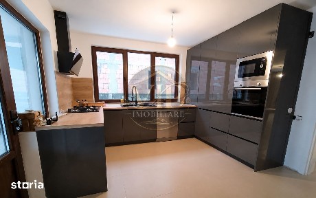 Casa individuala cu 5 camere,300 mp teren,Sebes