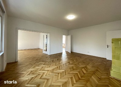 Vila de vanzare - Locuinta sau sediu firma - Zona buna/Sibiu
